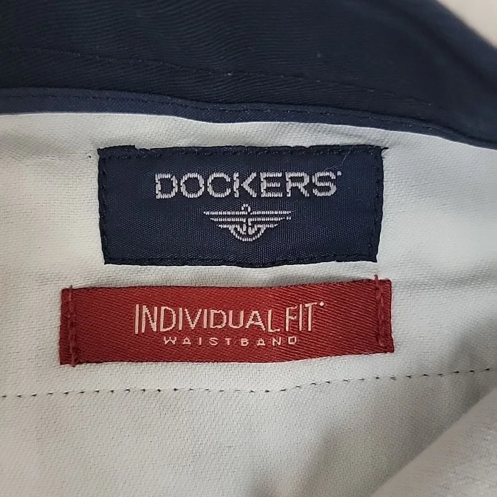 Dockers straight fit ultimate chinos in Navy Size 36X32